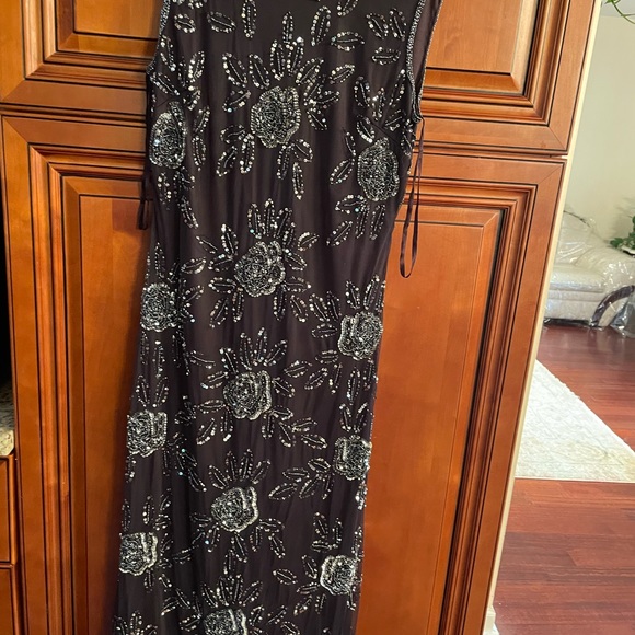 Wedding gown - Picture 6 of 7